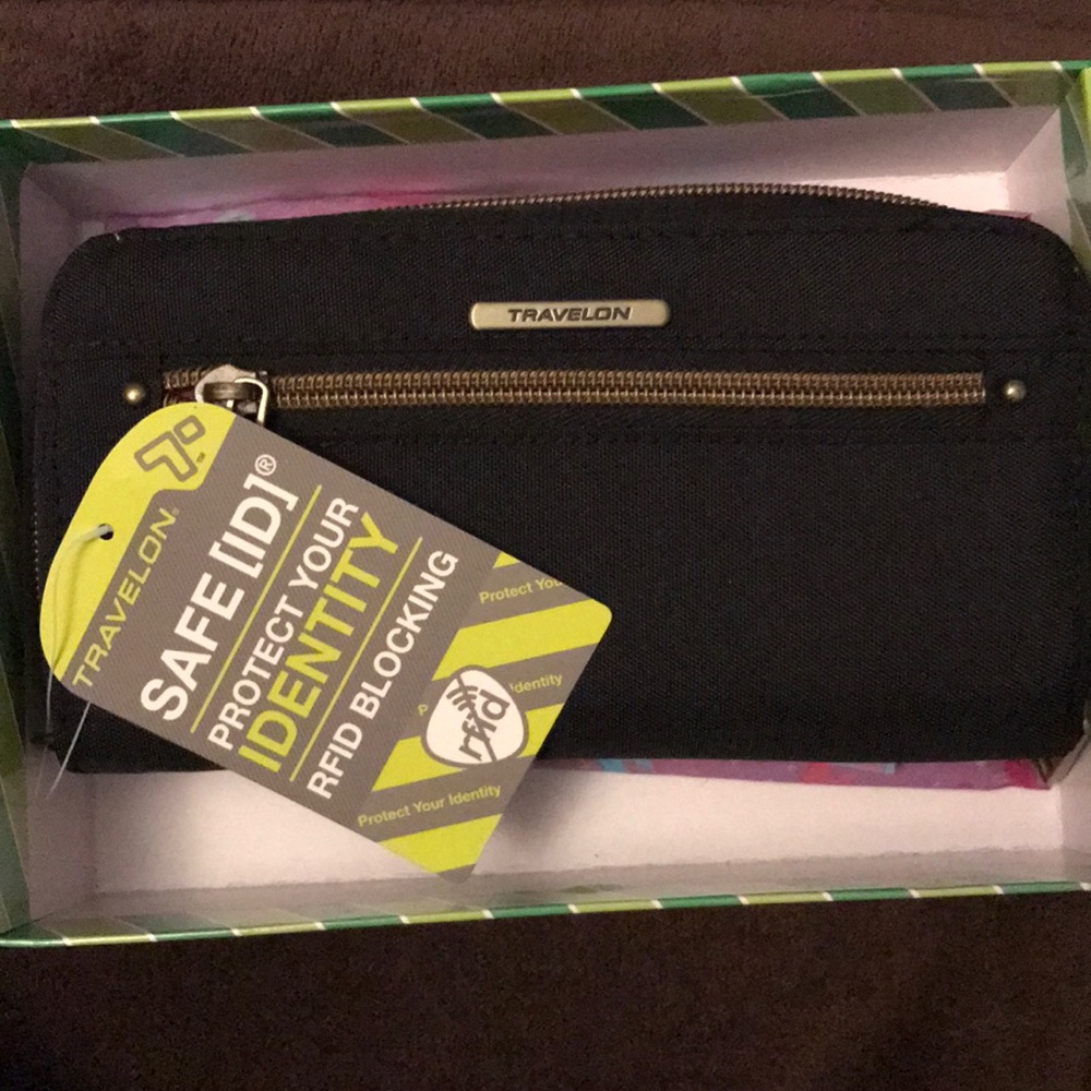 Travelon Wallet